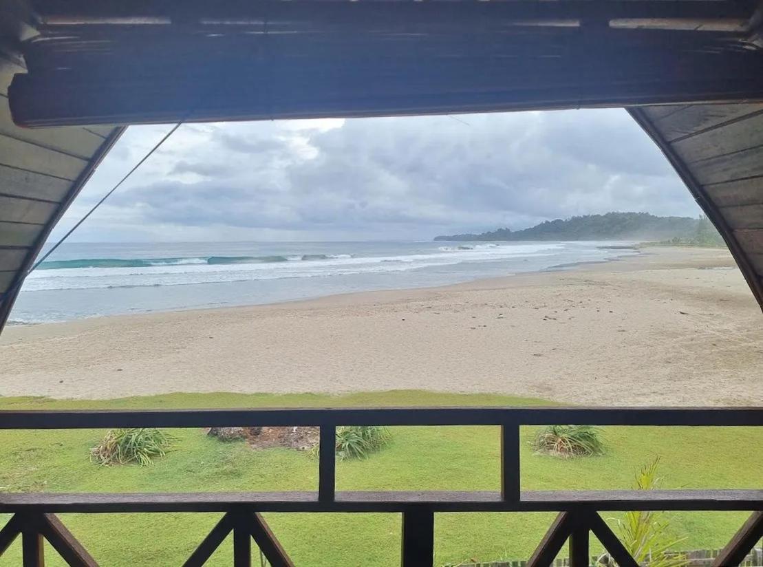 ホテル Momos Surf Shack Salul エクステリア 写真