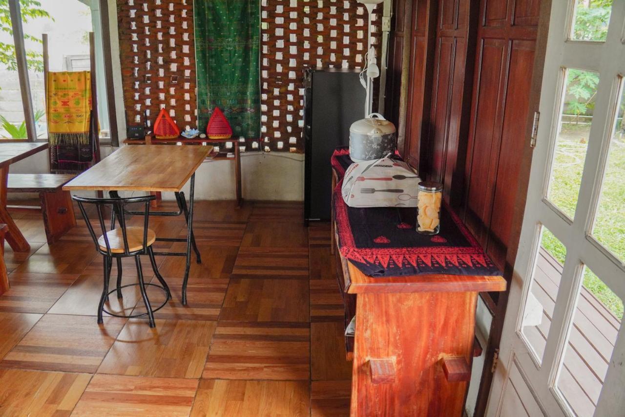 ホテル Momos Surf Shack Salul エクステリア 写真