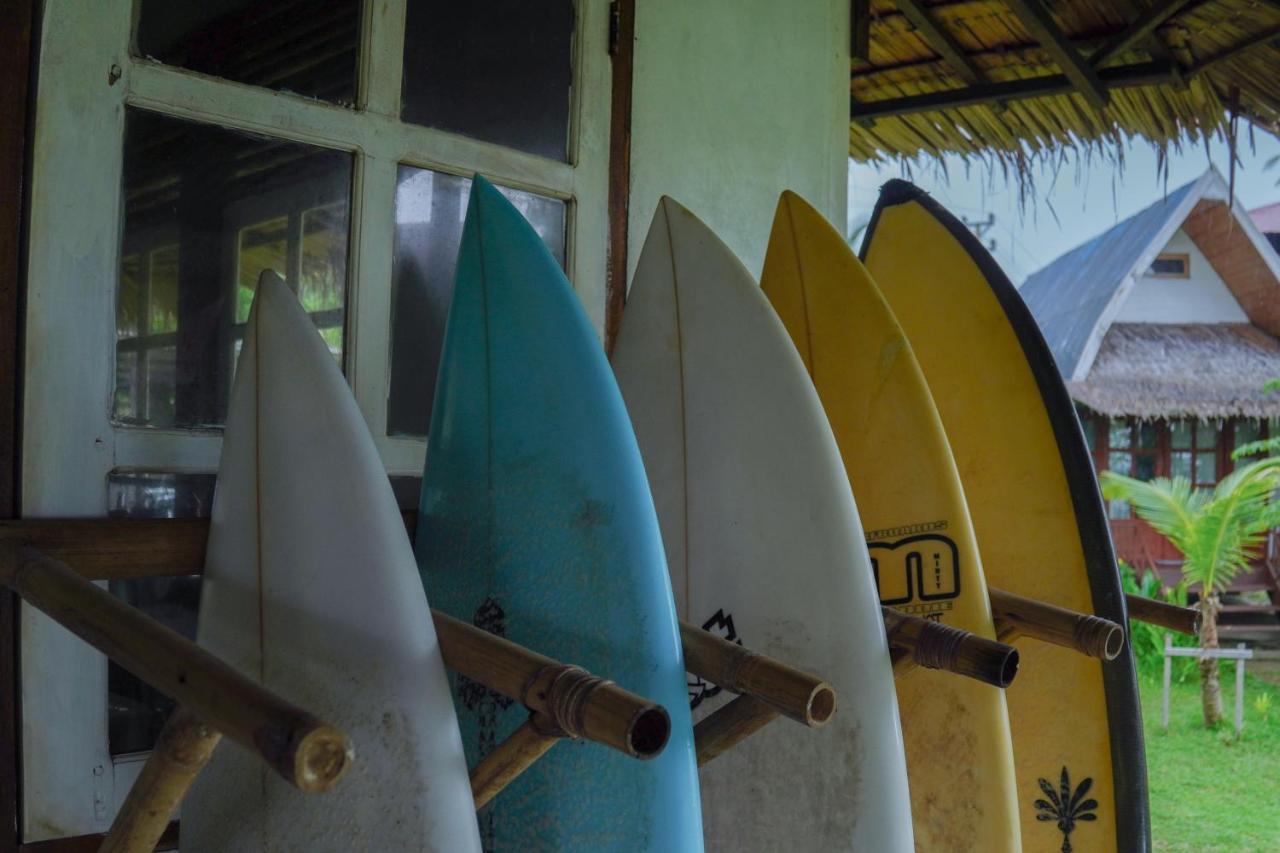 ホテル Momos Surf Shack Salul エクステリア 写真