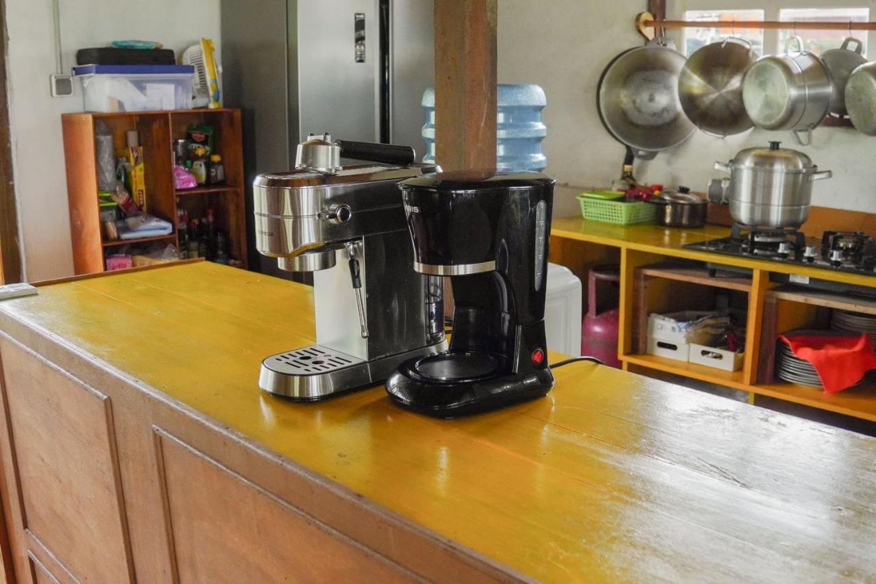 ホテル Momos Surf Shack Salul エクステリア 写真