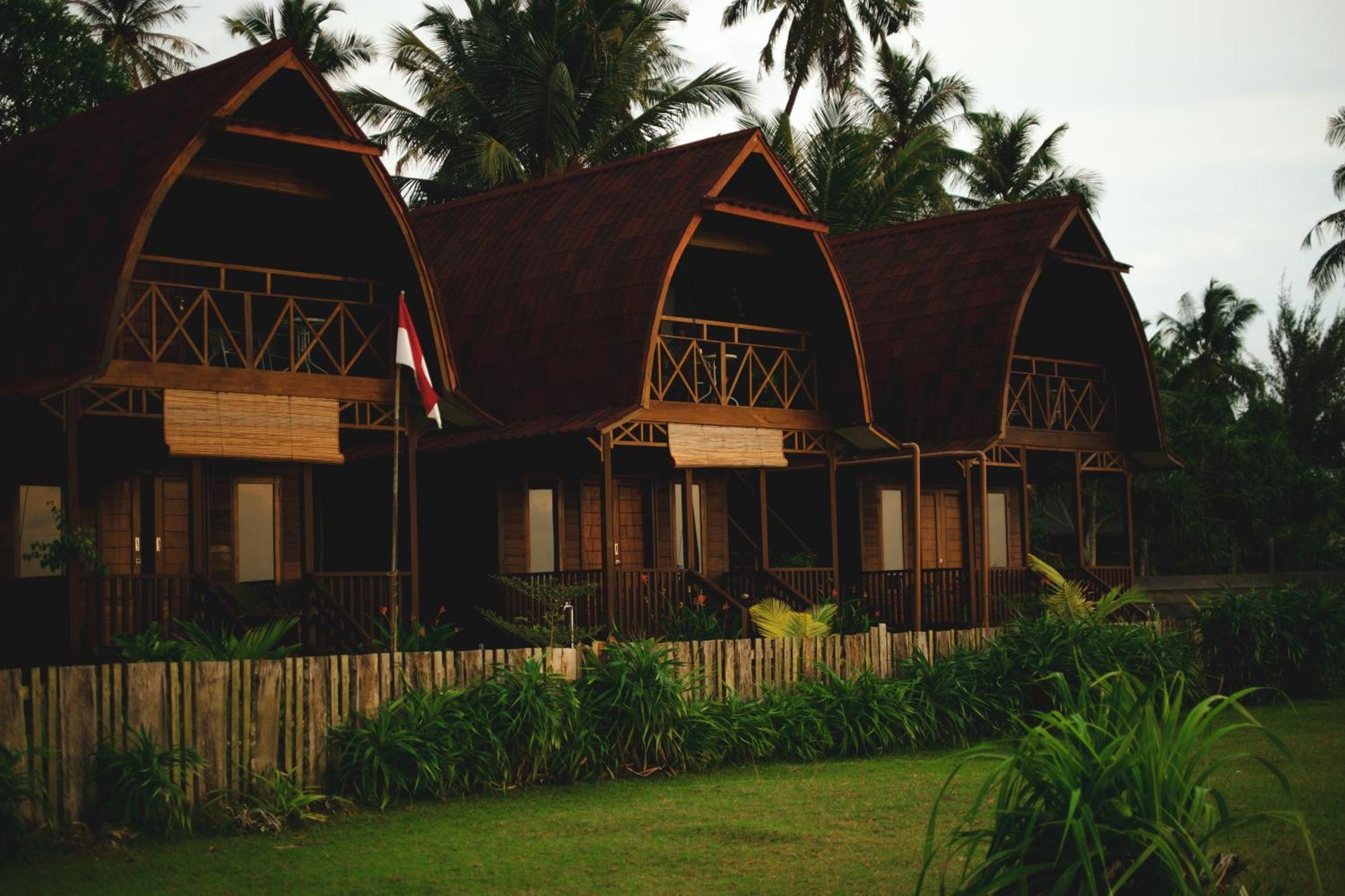 ホテル Momos Surf Shack Salul エクステリア 写真